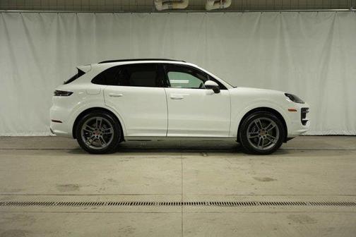 2025 Porsche Cayenne Base