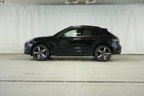 Jet Black Metallic 2026 Porsche Macan
