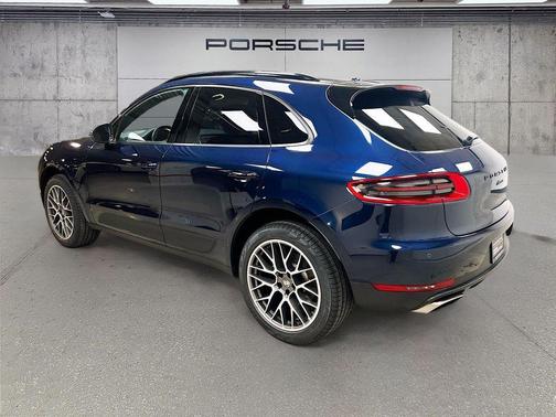 Night Blue Metallic 2017 Porsche Macan Base
