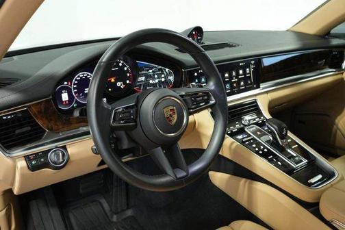 2023 Porsche Panamera 4 Platinum Edition
