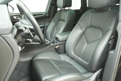 Black 2023 Porsche Macan S