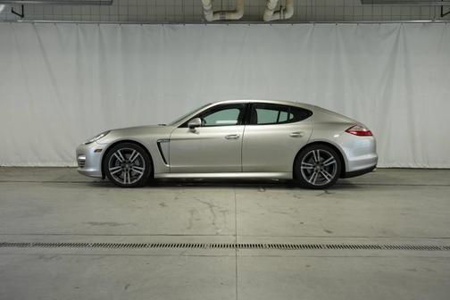 2012 Porsche Panamera 4