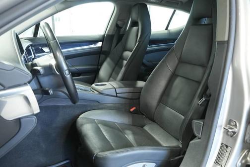 2012 Porsche Panamera 4