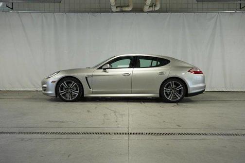 2012 Porsche Panamera 4