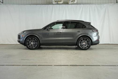 2025 Porsche Cayenne Base