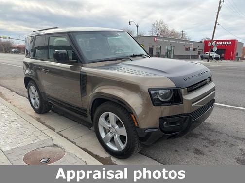 2024 Land Rover Defender P400 X-Dynamic SE