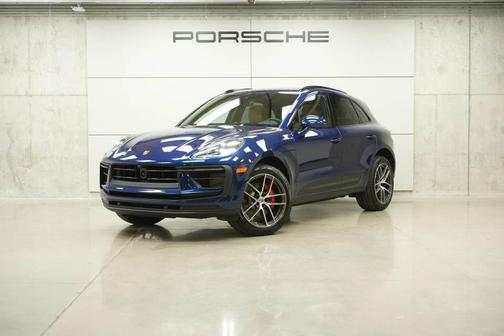 Gentian Blue Metallic 2026 Porsche Macan S