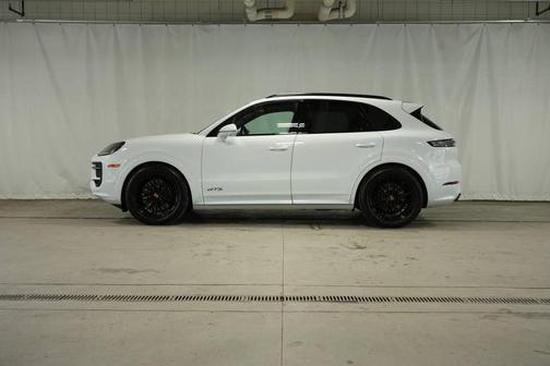 2026 Porsche Cayenne GTS