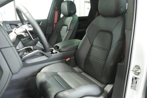 2026 Porsche Cayenne GTS