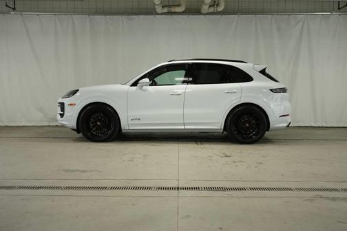 2026 Porsche Cayenne GTS