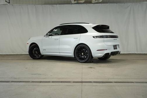 2026 Porsche Cayenne GTS