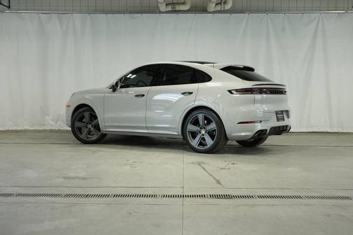 2024 Porsche Cayenne AWD
