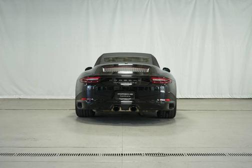 2018 Porsche 911 Carrera GTS