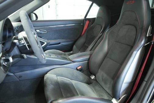 2018 Porsche 911 Carrera GTS