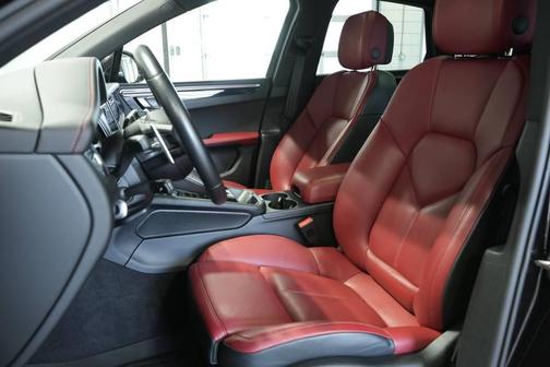2024 Porsche Macan S