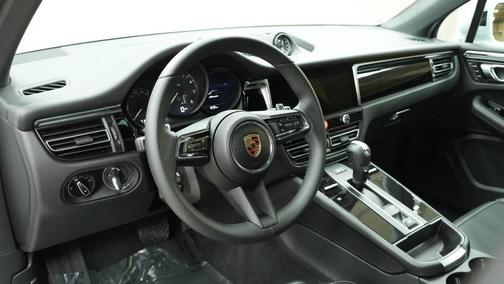 Carrara White Metallic 2025 Porsche Macan