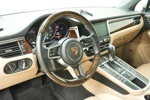 Chalk 2019 Porsche Macan Base