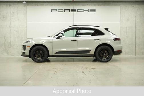Chalk 2019 Porsche Macan Base