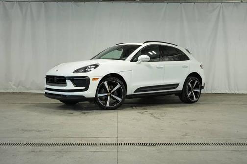 2026 Porsche Macan Base