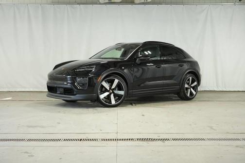 2026 Porsche Macan 4