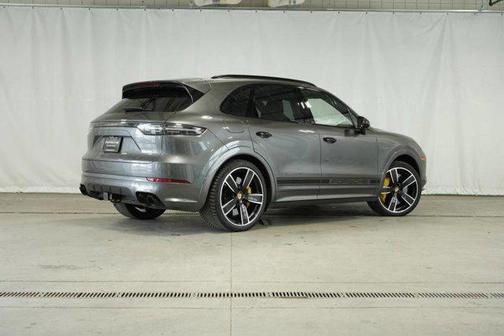 2020 Porsche Cayenne E-Hybrid Turbo S