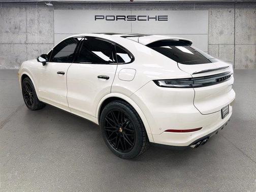 Cashmere Beige Metallic 2025 Porsche Cayenne Base