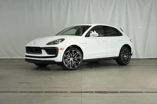 2025 Porsche Macan Base