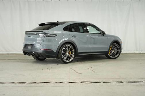 2022 Porsche Cayenne Turbo GT