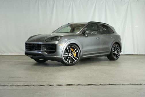 2025 Porsche Cayenne GTS