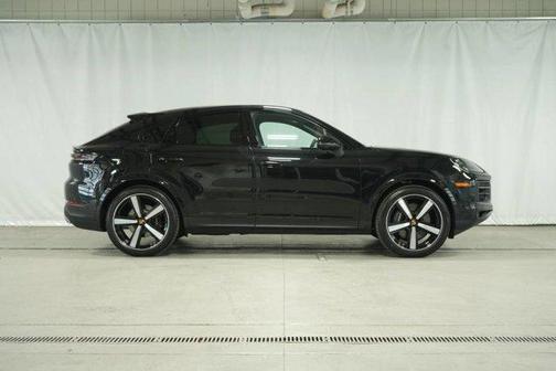 2024 Porsche Cayenne AWD