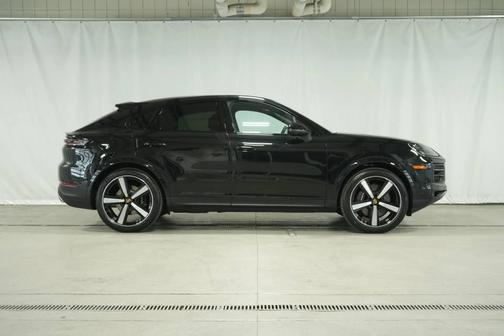 2024 Porsche Cayenne AWD