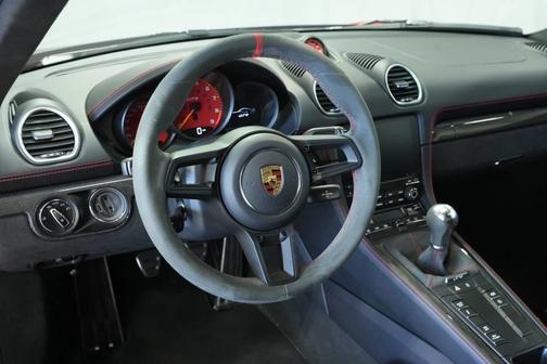 2021 Porsche 718 Cayman GT4