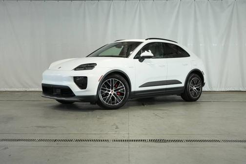 2025 Porsche Macan 4S