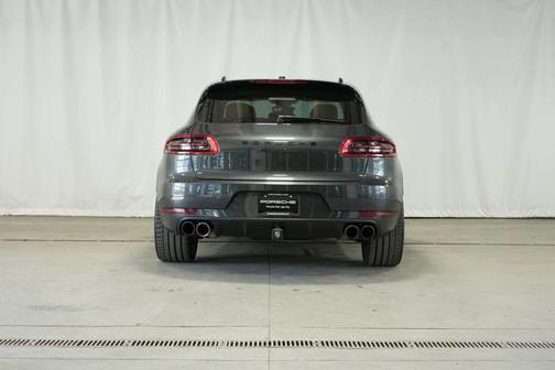 2018 Porsche Macan Turbo