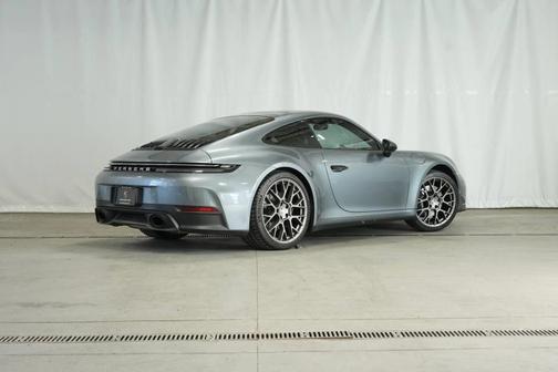 2025 Porsche 911 Carrera