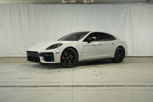 2025 Porsche Panamera GTS