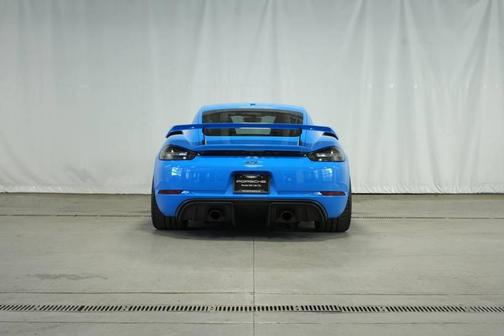 2022 Porsche 718 Cayman GT4