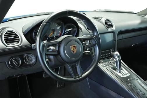 2022 Porsche 718 Cayman GT4