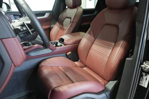 2026 Porsche Cayenne AWD