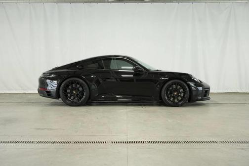 2023 Porsche 911 Carrera 4 GTS
