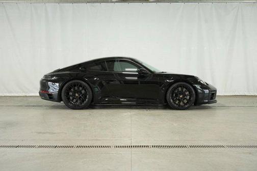 2023 Porsche 911 Carrera 4 GTS