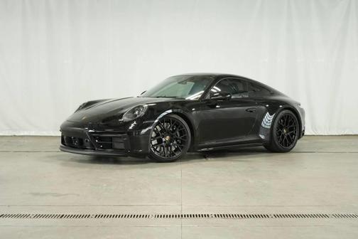 2023 Porsche 911 Carrera 4 GTS