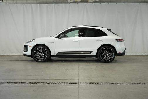 2025 Porsche Macan T