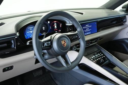 2026 Porsche Macan 4