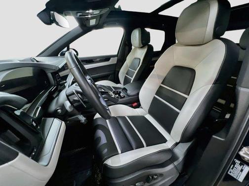 Blue Metallic 2026 Porsche Cayenne Base