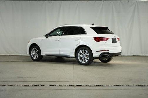 2022 Audi Q3 45 S line Premium