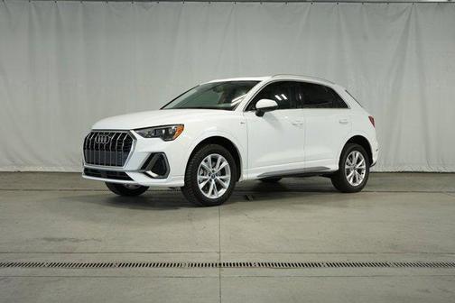 2022 Audi Q3 45 S line Premium