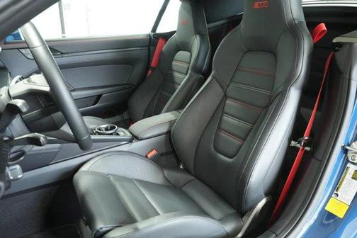 2023 Porsche 911 Carrera GTS