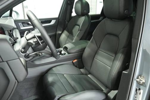 2025 Porsche Cayenne Base