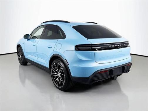 2025 Porsche Macan 4